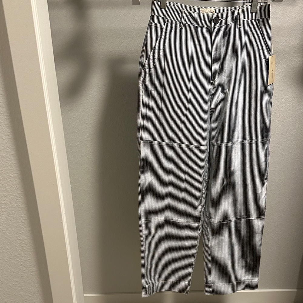 Universal Thread Womens Size 8 Wide Leg Blue/White Pinstriped Jeans NWT